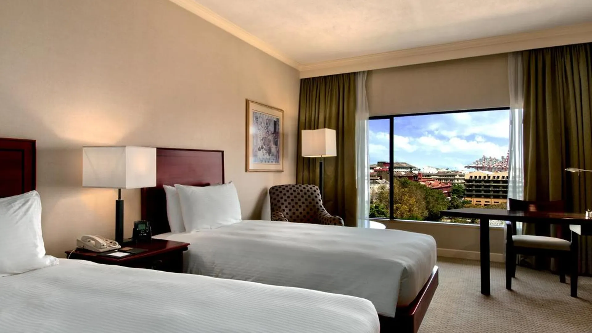Hilton Colombo Hotel 5*,